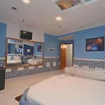 Shelton Hotel (Adults Only)